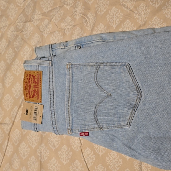 Levi's 311 Shaping Skinny Hypersoft Jeans - Picture 1 of 5